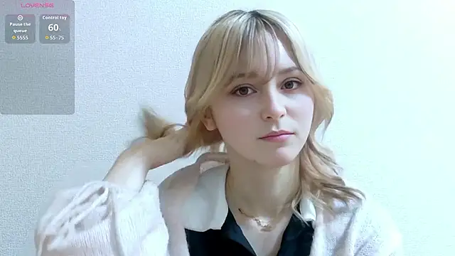 Snapshot of e_ri_ka93 chatting on June 14, 1:24 pm e ri ka93 online show from June 14, 1:24 pm
