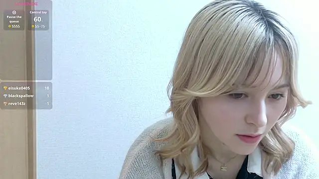 Snapshot of e_ri_ka93 chatting on June 18, 1:37 pm e ri ka93 online show from June 18, 1:37 pm