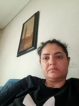 Snapshot of Sony28v chatting on May 11, 7:03 am Sony28v online show from May 11, 7:03 am