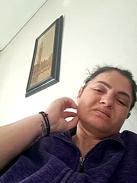 Snapshot of Sony28v chatting on May 21, 5:47 am Sony28v online show from May 21, 5:47 am