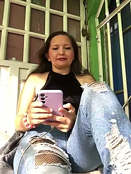 Alexamontiel  online show from April 30, 9:19 pm