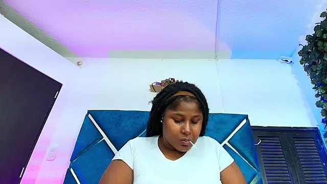 Snapshot of AlexaRousse4u chatting on May 11, 10:18 pm AlexaRousse4u online show from May 11, 10:18 pm