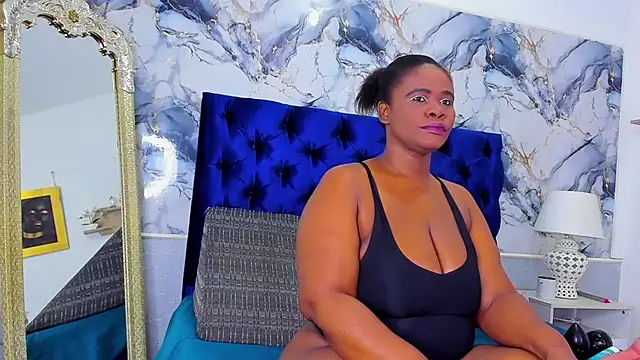 Snapshot of EBONY_SWEEET_ chatting on June 4, 2:17 am EBONY SWEEET online show from June 4, 2:17 am