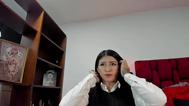 LuciadelaVega online show from February 24, 7:01 pm