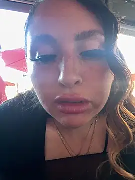 milaveyyy online show from February 23, 11:57 pm