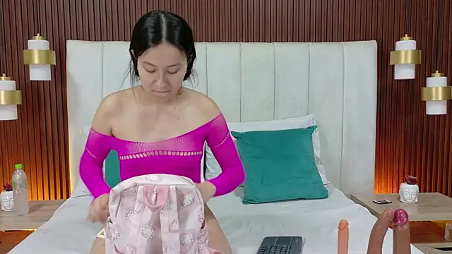 Brisa Silva online show from April 24, 11:34 am