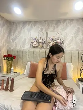 Brisa Silva online show from June 25, 11:48 am