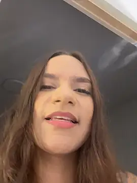 Snapshot of amara_wet04 chatting on June 22, 5:48 am amara wet04 online show from June 22, 5:48 am