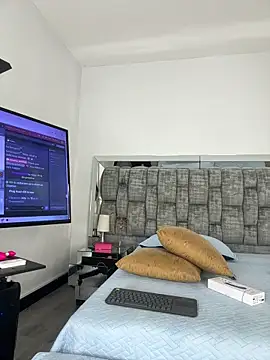 Snapshot of amara_wet04 chatting on June 27, 5:56 am amara wet04 online show from June 27, 5:56 am