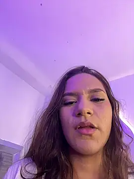 Snapshot of amara_wet04 chatting on June 30, 4:35 am amara wet04 online show from June 30, 4:35 am