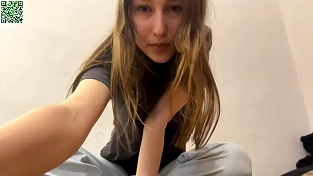 VickieKush online show from April 4, 4:22 am