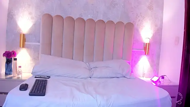 SamanthaGrace1 online show from February 19, 5:25 am