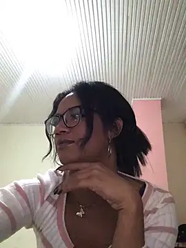 Snapshot of horny_brii chatting on April 27, 12:30 am horny brii online show from April 27, 12:30 am