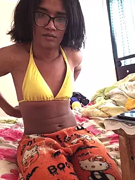 Snapshot of horny_brii chatting on May 28, 6:05 pm horny brii online show from May 28, 6:05 pm
