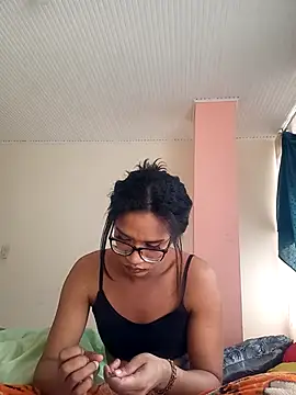 Snapshot of horny_brii chatting on June 3, 8:03 pm horny brii online show from June 3, 8:03 pm