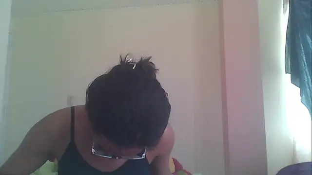 Snapshot of horny_brii chatting on June 10, 5:34 pm horny brii online show from June 10, 5:34 pm