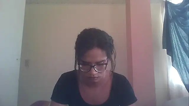 Snapshot of horny_brii chatting on June 11, 10:41 pm horny brii online show from June 11, 10:41 pm