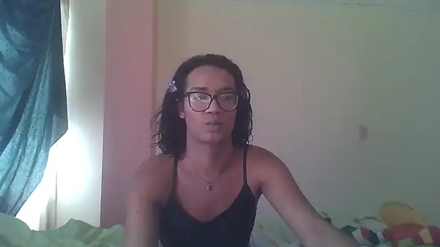 Snapshot of horny_brii chatting on June 17, 6:31 pm horny brii online show from June 17, 6:31 pm