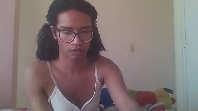 Snapshot of horny_brii chatting on July 15, 5:40 pm horny brii online show from July 15, 5:40 pm