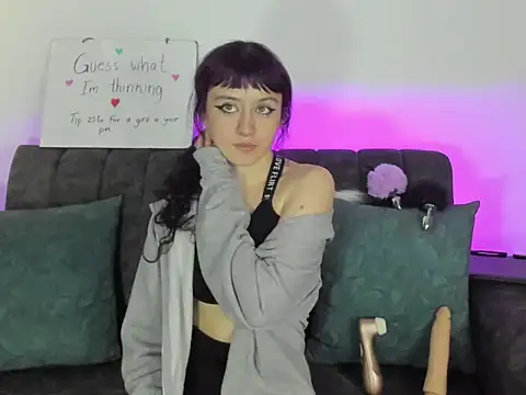 velmoon online show from February 12, 6:03 pm