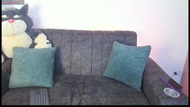 Snapshot of velmoon chatting on May 12, 6:16 pm velmoon online show from May 12, 6:16 pm