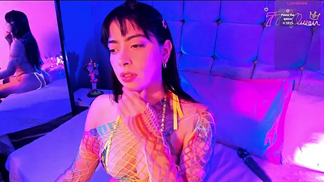 Blue Aura  online show from May 12, 10:29 pm