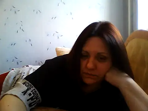 Snapshot of LockyCharm111 chatting on May 5, 4:48 pm LockyCharm111 online show from May 5, 4:48 pm