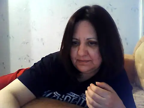 Snapshot of LockyCharm111 chatting on May 8, 9:31 pm LockyCharm111 online show from May 8, 9:31 pm