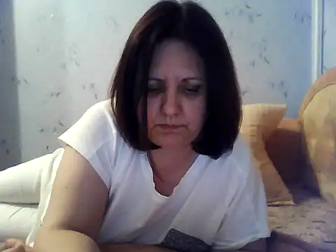Snapshot of LockyCharm111 chatting on May 10, 6:13 pm LockyCharm111 online show from May 10, 6:13 pm