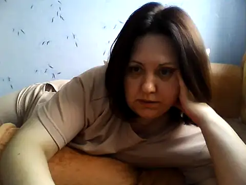 Snapshot of LockyCharm111 chatting on May 13, 4:32 am LockyCharm111 online show from May 13, 4:32 am