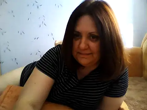 LockyCharm111 online show from June 21, 1:57 pm