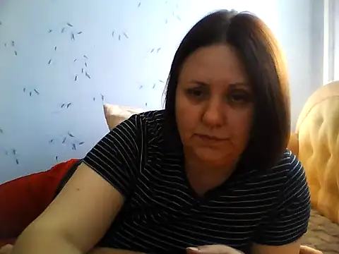 LockyCharm111 online show from July 29, 1:31 pm