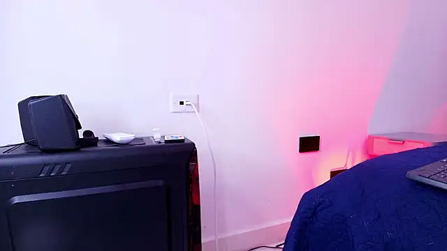 freyhasmith  online show from March 5, 3:02 am