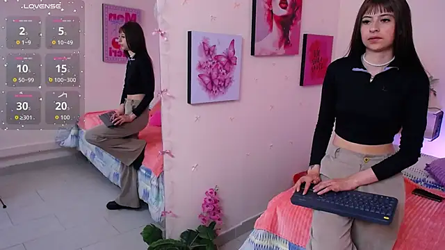 Snapshot of AnnyCotton chatting on May 12, 8:28 pm AnnyCotton online show from May 12, 8:28 pm