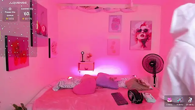 AnnyCotton online show from July 9, 7:40 pm