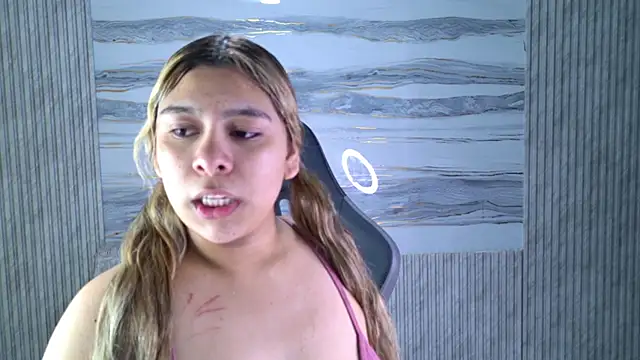 Snapshot of Sophie19__ chatting on May 8, 11:59 am Sophie19 online show from May 8, 11:59 am