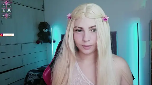 Snapshot of alessia_dolce chatting on May 22, 12:51 am alessia dolce online show from May 22, 12:51 am