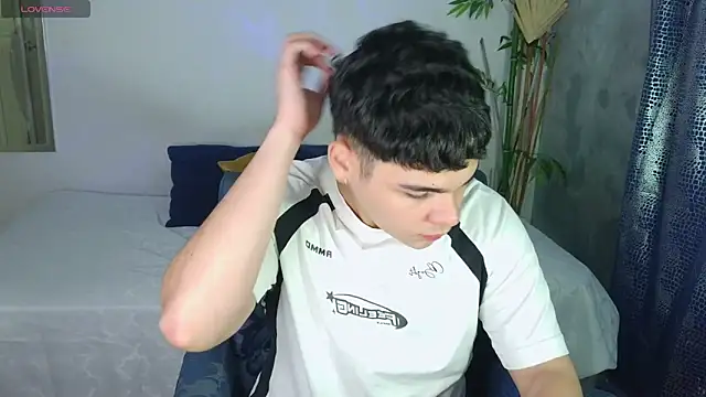 eithan jonnes online show from February 13, 10:28 pm