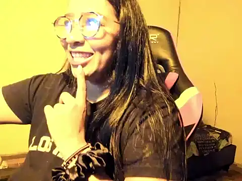 QueenNyxx online show from March 4, 6:03 pm