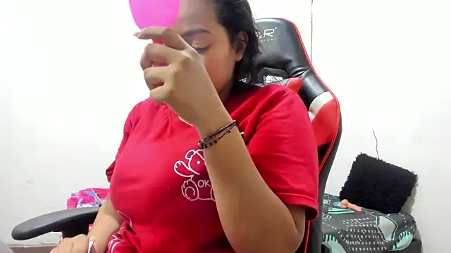 QueenNyxx online show from April 24, 2:30 pm