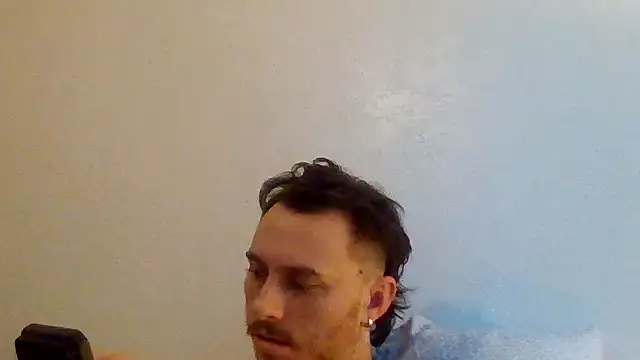 Tallhungandcloudy online show from March 6, 9:22 pm