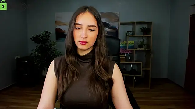 Snapshot of Effy_Royse chatting on May 6, 5:35 am Effy Royse online show from May 6, 5:35 am