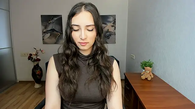 Snapshot of Effy_Royse chatting on May 10, 5:34 am Effy Royse online show from May 10, 5:34 am