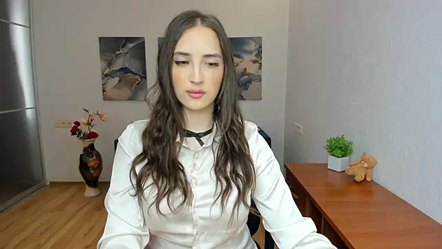 Snapshot of Effy_Royse chatting on June 14, 5:31 am Effy Royse online show from June 14, 5:31 am