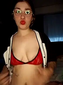 Snapshot of Luna33- chatting on March 21, 9:40 pm Luna33- online show from March 21, 9:40 pm