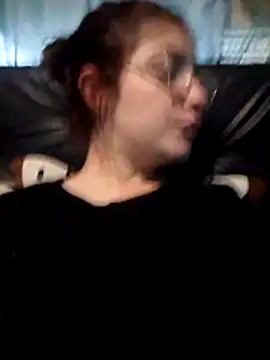 Snapshot of Luna33- chatting on April 6, 8:43 pm Luna33- online show from April 6, 8:43 pm