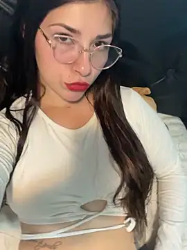 Snapshot of Luna33- chatting on April 21, 5:39 pm Luna33- online show from April 21, 5:39 pm