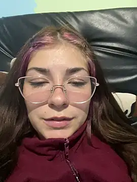 Snapshot of Luna33- chatting on June 3, 10:37 pm Luna33- online show from June 3, 10:37 pm