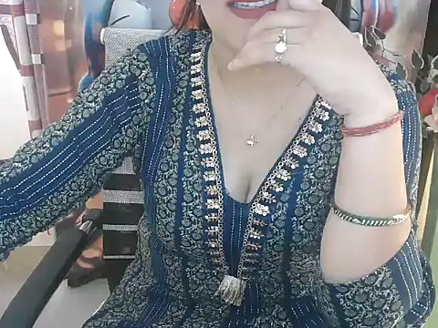 Snapshot of _chitranshi chatting on May 25, 6:08 am chitranshi online show from May 25, 6:08 am