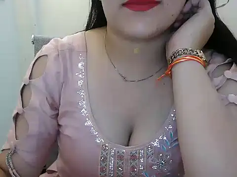 Snapshot of _chitranshi chatting on August 4, 6:16 am chitranshi online show from August 4, 6:16 am